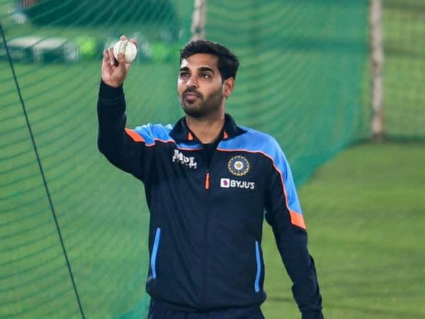 ಈ ಇಬ್ಬರಲ್ಲಿ ಒಬ್ಬನನ್ನು ತಂಡದಿಂದ ಕೈಬಿಡಬೇಕು ಎಂದ ದಿನೇಶ್ ಕಾರ್ತಿಕ್ 