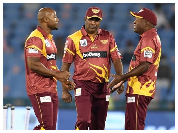 ವರ್ಲ್ಡ್‌ ಜಾಯಂಟ್ಸ್ ತಂಡದಲ್ಲಿ ಇತರೆ ಮಾಜಿ ಆಟಗಾರರು