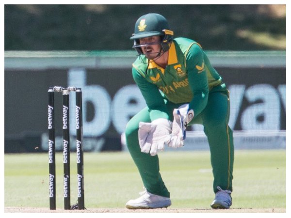 ಕ್ವಿಂಟನ್ ಡಿ ಕಾಕ್(ದಕ್ಷಿಣ ಆಫ್ರಿಕಾ) ಮೂಲಬೆಲೆ 2 ಕೋಟಿ ಕ್ವಿಂಟನ್ ಡಿ ಕಾಕ್(ದಕ್ಷಿಣ ಆಫ್ರಿಕಾ) ಮೂಲಬೆಲೆ 2 ಕೋಟಿ