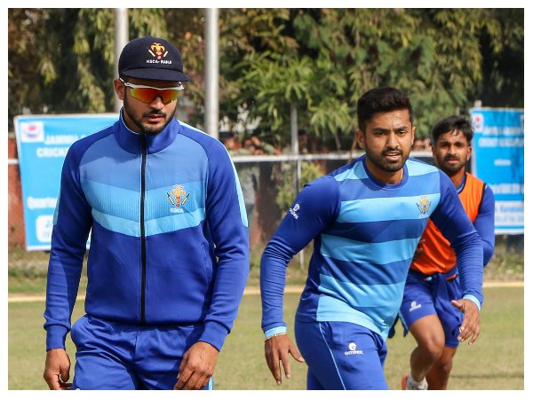 ಮೊದಲ ಇನ್ನಿಂಗ್ಸ್‌ನಲ್ಲಿ ಬೃಹತ್ ಮುನ್ನಡೆ