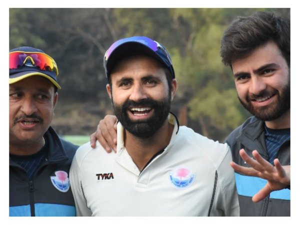 ಎರಡನೇ ಇನ್ನಿಂಗ್ಸ್‌ನಲ್ಲಿ ಜಮ್ಮು ಕಾಶ್ಮೀರದಿಂದ ಉತ್ತಮ ಹೋರಾಟ