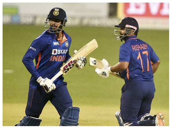 ರಿಷಬ್ ಪಂತ್- ಅಯ್ಯರ್ ಬೊಂಬಾಟ್ ಜೊತೆಯಾಟ