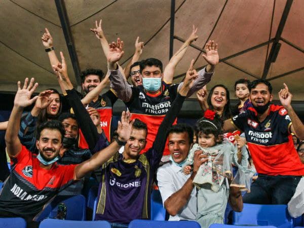 ಫಾಫ್ ಡು ಪ್ಲೆಸಿಸ್ ಆಟಕ್ಕೆ ಮೆಚ್ಚುಗೆ ವ್ಯಕ್ತಪಡಿಸಿದ ರಾಯಲ್ ಚಾಲೆಂಜರ್ಸ್ ಬೆಂಗಳೂರು ಅಭಿಮಾನಿಗಳು