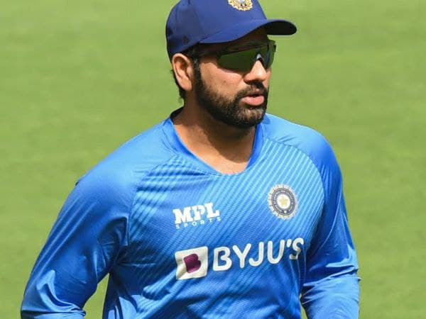 ಶ್ರೀಲಂಕಾ ವಿರುದ್ಧದ ಟಿ ಟ್ವೆಂಟಿ ಸರಣಿಗೆ ಪ್ರಕಟಿಸಲಾಗಿರುವ ಭಾರತ ತಂಡ ಶ್ರೀಲಂಕಾ ವಿರುದ್ಧದ ಟಿ ಟ್ವೆಂಟಿ ಸರಣಿಗೆ ಪ್ರಕಟಿಸಲಾಗಿರುವ ಭಾರತ ತಂಡ