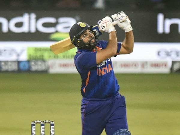 ಅತಿ ಹೆಚ್ಚು ಟಿ ಟ್ವೆಂಟಿ ಪಂದ್ಯಗಳನ್ನಾಡಿದ ಆಟಗಾರ ರೋಹಿತ್ ಶರ್ಮಾ 