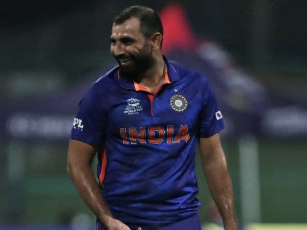 ಇಂಥವರು ಅತ್ತರೂ ನಕ್ಕರೂ ತಲೆಕೆಡಿಸಿಕೊಳ್ಳುವುದಿಲ್ಲ ಇಂಥವರು ಅತ್ತರೂ ನಕ್ಕರೂ ತಲೆಕೆಡಿಸಿಕೊಳ್ಳುವುದಿಲ್ಲ