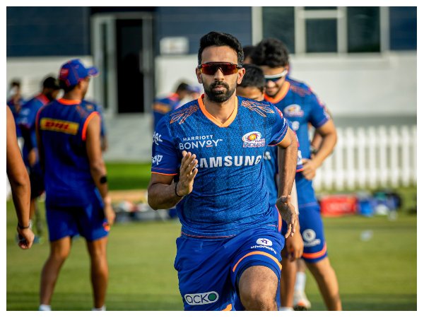 ವೇಗದ ಬೌಲರ್ ಧವಳ್ ಕುಲ್ಕರ್ಣಿ 