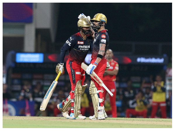 ಅಂತಿಮ ಹಂತದಲ್ಲಿ ಕೊಹ್ಲಿ-ಡಿಕೆ ಜುಗಲ್‌ಬಂದಿ 