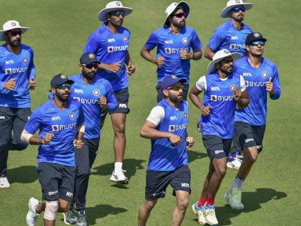 ಆರು ಬ್ಯಾಟ್ಸ್ಮೆನ್ 