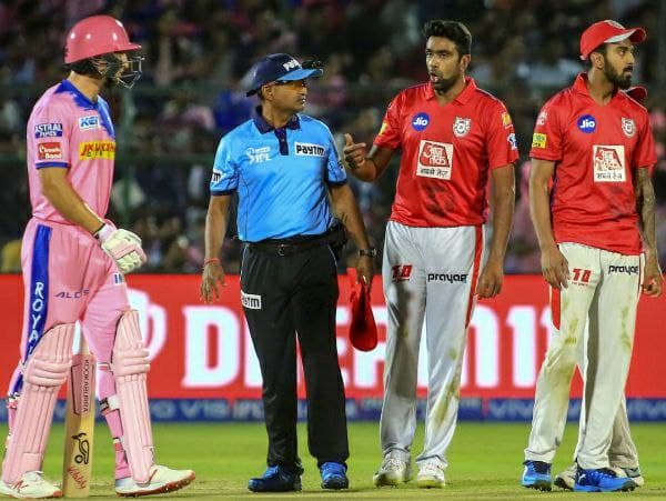 2. ನಾನ್-ಸ್ಟ್ರೈಕ್ ಬ್ಯಾಟ್ಸ್‌ಮನ್‌ನ್ನು ರನ್ಔಟ್ ಮಾಡುವ ಹಾಗಿಲ್ಲ 