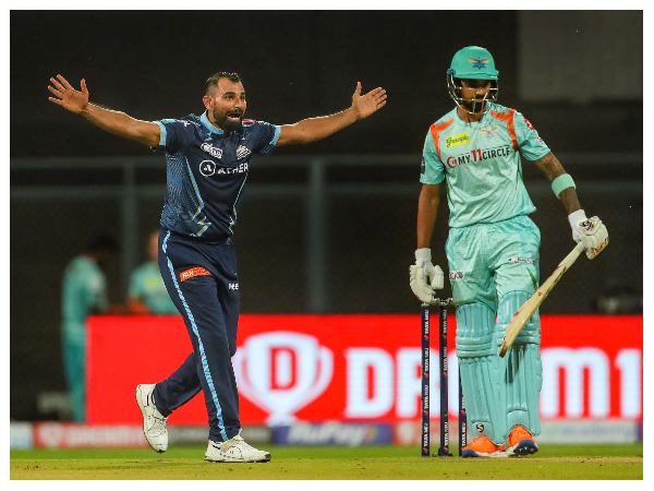 ಮೂರು ವಿಕೆಟ್ ಕಬಳಿಸಿದ ಅನುಭವಿ ಪೇಸರ್ ಮೂರು ವಿಕೆಟ್ ಕಬಳಿಸಿದ ಅನುಭವಿ ಪೇಸರ್