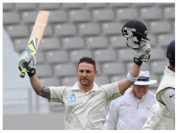 ಬ್ರೆಂಡನ್ ಮೆಕ್ಕಲಮ್, 107 ಸಿಕ್ಸರ್