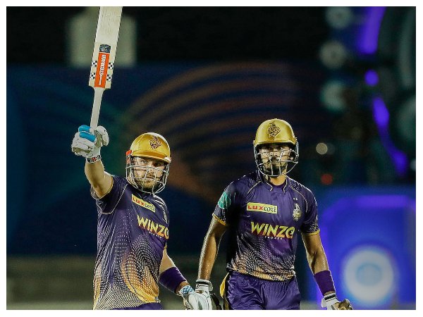 ಫಿಂಚ್, ಐಯ್ಯರ್ ಅಬ್ಬರ