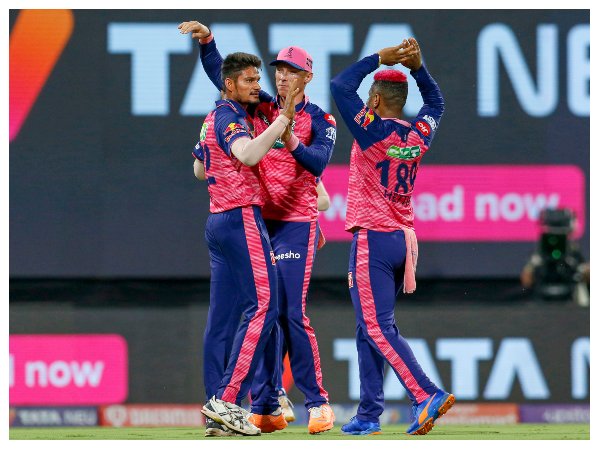 ಸಂಭಾವ್ಯ ಆಡುವ ಬಳಗ ಸಂಭಾವ್ಯ ಆಡುವ ಬಳಗ