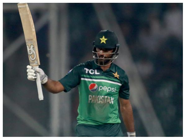 ಫಖಾರ್, ಇಮಾಮ್ ಶತಕದ ಜೊತೆಯಾಟದ ಆರಂಭ