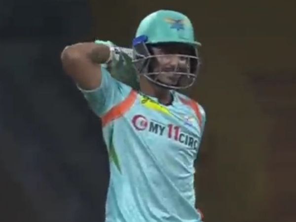 ಕೊಹ್ಲಿ ಸ್ಟೈಲ್ ಕಾಪಿ ಮಾಡಿದ ಬದೋನಿ