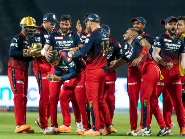ಗುರಿಯನ್ನು ಯಶಸ್ವಿಯಾಗಿ ಬೆನ್ನಟ್ಟಿದ ರಾಯಲ್ ಚಾಲೆಂಜರ್ಸ್ ಬೆಂಗಳೂರು , ನಾಲ್ಕನೇ ಸೋಲುಂಡ ಮುಂಬೈ ಇಂಡಿಯನ್ಸ್