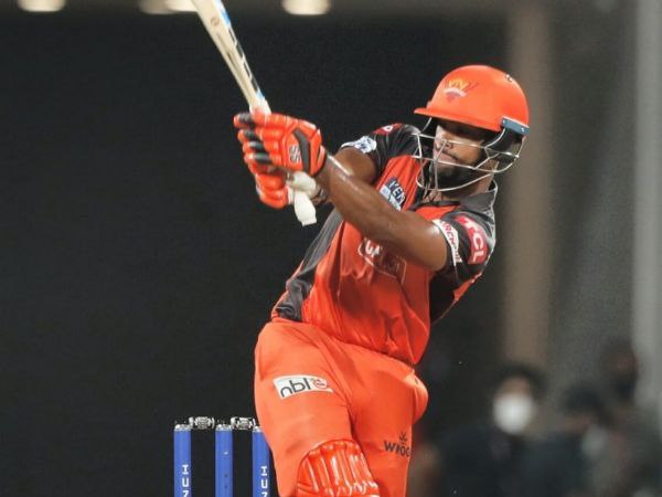 1. ದಿನೇಶ್ ಕಾರ್ತಿಕ್