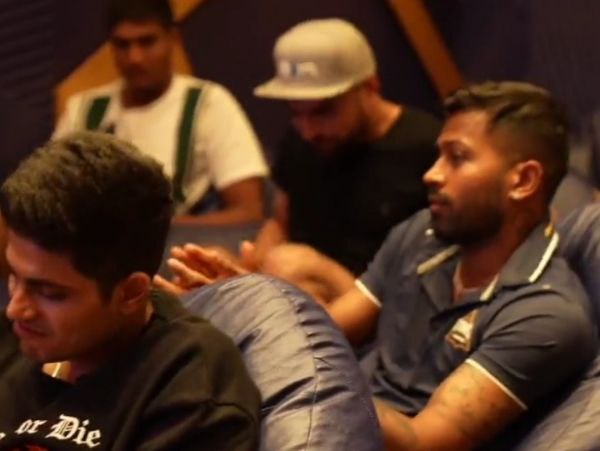 ಚಪ್ಪಾಳೆ ತಟ್ಟಿ ಸಂಭ್ರಮಿಸಿದ ಹಾರ್ದಿಕ್ ಪಾಂಡ್ಯ