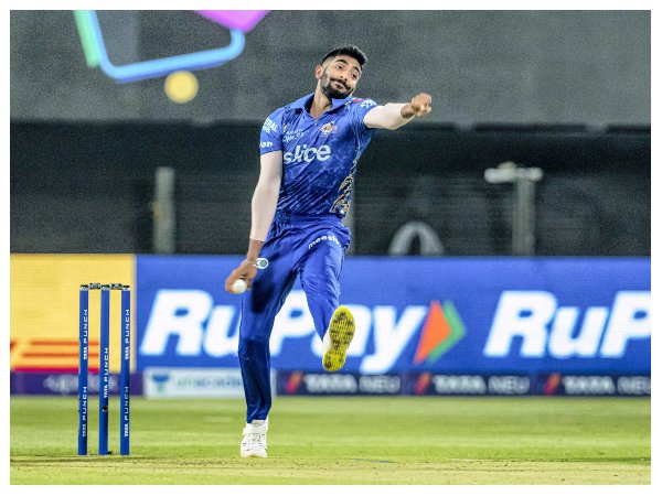 ಪ್ಲೇಆಫ್ಗೆ ಪ್ರವೇಶ ಪಡೆಯಲಿದೆಯಾ ಮುಂಬೈ? ಪ್ಲೇಆಫ್ಗೆ ಪ್ರವೇಶ ಪಡೆಯಲಿದೆಯಾ ಮುಂಬೈ?