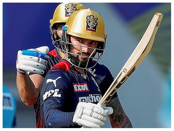 ಅಬ್ಬರಿಸಿದ ರಜತ್ ಪಾಟೀದಾರ್ ಚೊಚ್ಚಲ ಅರ್ಧಶತಕ