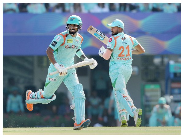 ಸಂಪೂರ್ಣ ಸ್ಕ್ವಾಡ್‌ಗಳು 