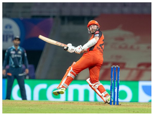 ಉತ್ತಮ ಬ್ಯಾಟಿಂಗ್ ನಡೆಸಿದ ಎಸ್‌ಆರ್‌ಹೆಚ್