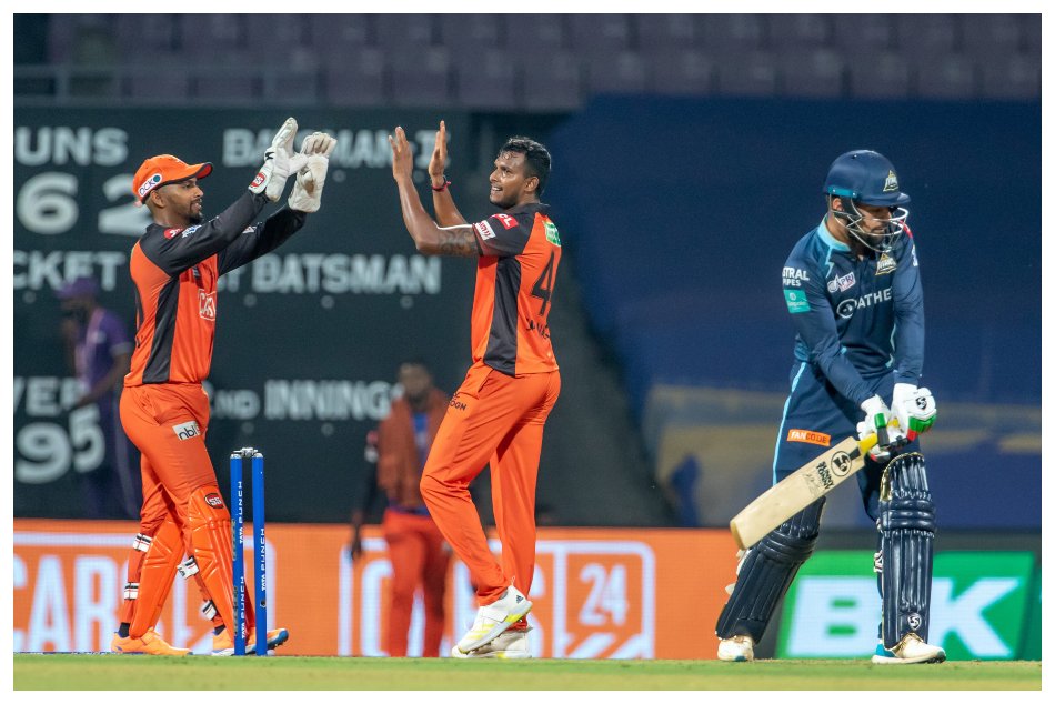 IPL 2022: Gujarat Titans face Sunrisers Hyderabad in a battle to reclaim the top spot
