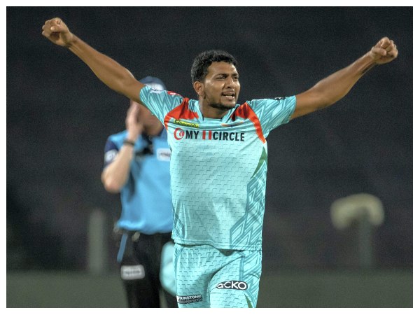 ಮೊಹ್ಸಿನ್ ಖಾನ್, 20 ಲಕ್ಷ ರೂಪಾಯಿ