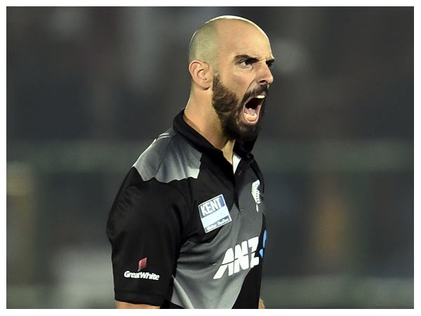 ಡೆರಿಲ್ ಮಿಚೆಲ್