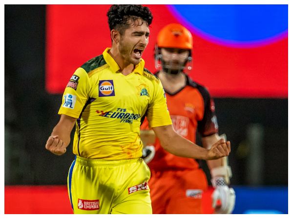  IPL 2022: Listen MS Dhoni Intructions; Deepak Chahar Advice To CSK Bowler Mukesh Chaudhary