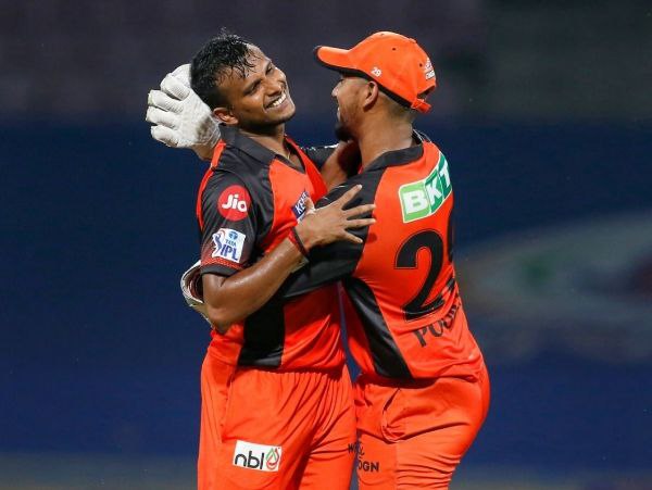 ಪರ್ಪಲ್ ಕ್ಯಾಪ್ ಪಟ್ಟಿ 