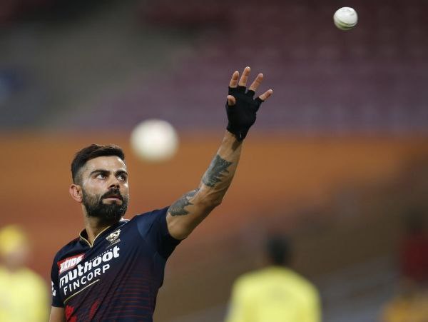 ಮುಖಕ್ಕೆ ಮಾಸ್ಕ್ ಧರಿಸಿ ತೆರಳಿದ್ದ ಕೊಹ್ಲಿ