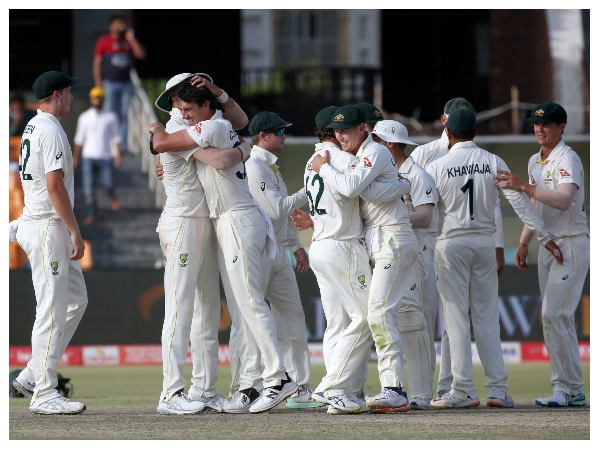 ಆಸ್ಟ್ರೇಲಿಯಾ ಮೂರು ವಿಕೆಟ್ ಕಳೆದುಕೊಂಡಿದೆ