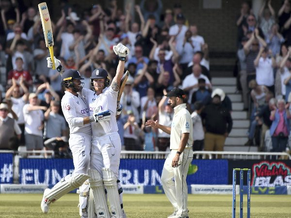 ನ್ಯೂಜಿಲೆಂಡ್ 329 ರನ್‌ಗಳಿಗೆ ಆಲೌಟ್