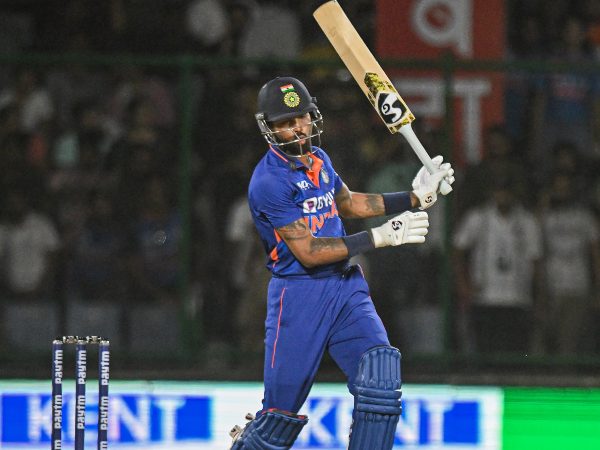 ದೀಪಕ್ ಹೂಡಾ, ನಾಯಕ ಹಾರ್ದಿಕ್ ಪಾಂಡ್ಯ ಬ್ಯಾಟಿಂಗ್