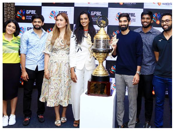 ಪ್ರತಿ ತಂಡದಲ್ಲಿ 8 ಆಟಗಾರರು