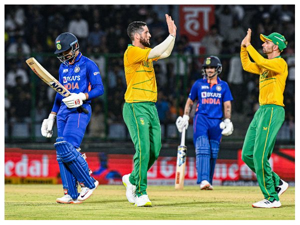 ತಿರುಗಿ ಬಿದ್ದ ಆಫ್ರಿಕಾ ಬೌಲರ್‌ಗಳು