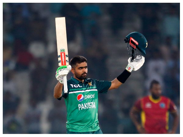 ಅದ್ಭುತ ಫಾರ್ಮ್ನಲ್ಲಿ ಪಾಕ್ ನಾಯಕ ಅದ್ಭುತ ಫಾರ್ಮ್ನಲ್ಲಿ ಪಾಕ್ ನಾಯಕ