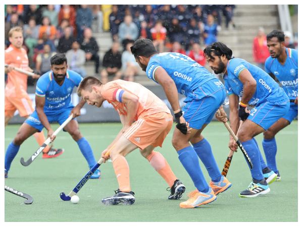 18 ಸದಸ್ಯರನ್ನೊಳಗೊಂಡ ಭಾರತೀಯ ಪುರುಷರ ಹಾಕಿ ತಂಡ