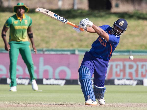 ರವಿಶಾಸ್ತ್ರಿ ಆಡುವ ಹನ್ನೊಂದರ ಬಳಗ ಹೀಗಿದೆ