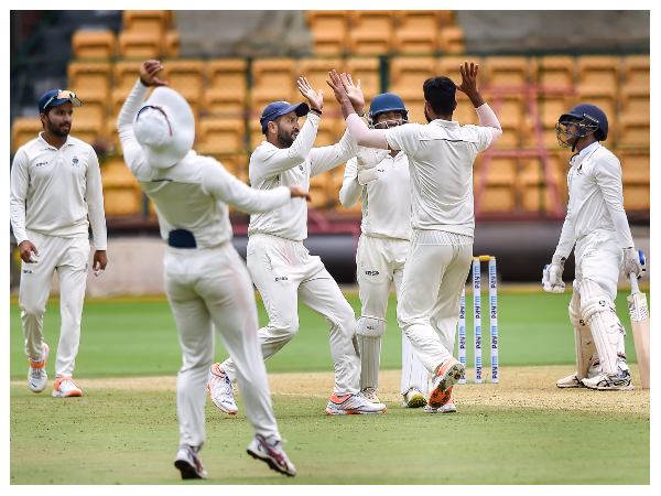 374 ರನ್‌ ಕಲೆಹಾಕಿರುವ ಮುಂಬೈ