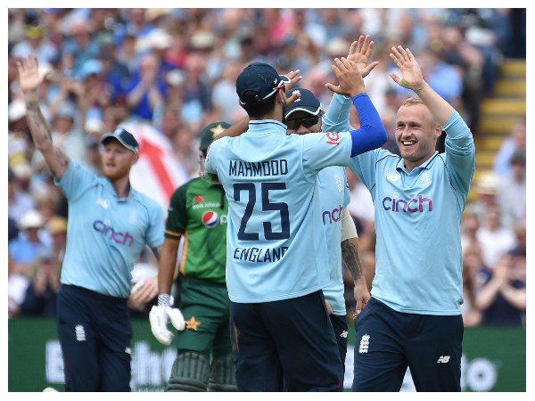 ಕರಾಚಿ ಹಾಗೂ ಲಾಹೋರ್ ಮುಖ್ಯ ತಾಣಗಳು