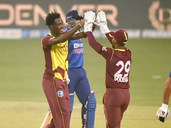 3. ಡೊಮಿನಿಕ್ ಡ್ರೇಕ್ಸ್