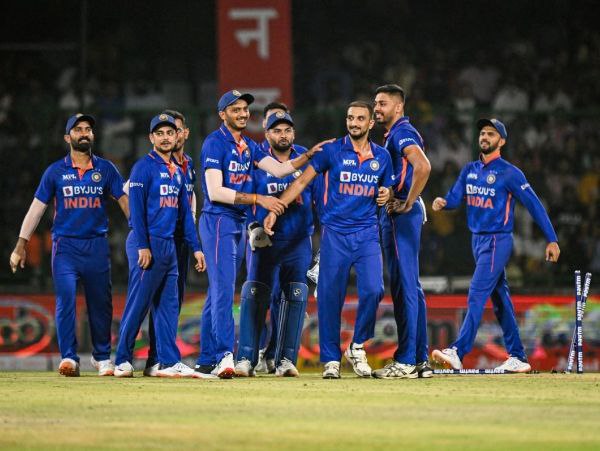 ಮುಗ್ಗರಿಸಿದ ಬೌಲಿಂಗ್ 