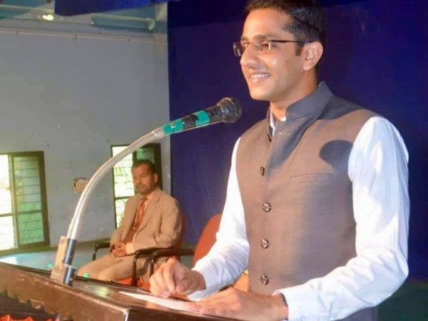 ಶ್ರೇಯಸ್ ಹೊಸೂರು ಕಿರುಪರಿಚಯ 