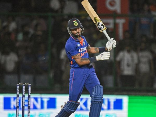 ಈ ಮೈಲಿಗಲ್ಲುಗಳ ಮೇಲೆ ಇತರೆ ಆಟಗಾರರ ಕಣ್ಣು ಈ ಮೈಲಿಗಲ್ಲುಗಳ ಮೇಲೆ ಇತರೆ ಆಟಗಾರರ ಕಣ್ಣು