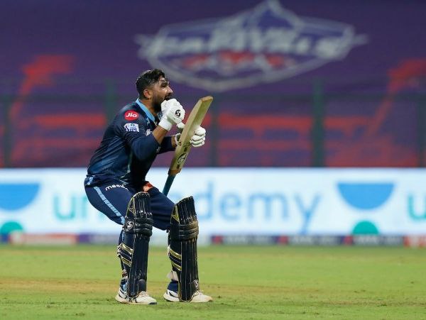 ಟ್ವೀಟ್ ಮಾಡುವ ಬದಲು ಆಟದ ಕಡೆ ಗಮನಹರಿಸಬೇಕು ಟ್ವೀಟ್ ಮಾಡುವ ಬದಲು ಆಟದ ಕಡೆ ಗಮನಹರಿಸಬೇಕು