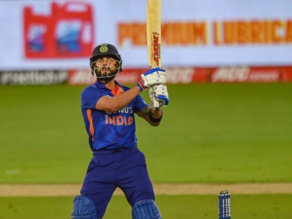 ಎರಡೂ ಪಟ್ಟಿಗಳಲ್ಲಿಯೂ ಸ್ಥಾನ ಪಡೆದುಕೊಂಡಿರುವ ಏಕೈಕ ಆಟಗಾರ ಕೊಹ್ಲಿ 