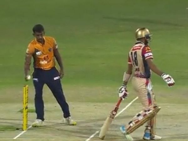 ಮಂಕಡ್ ರನ್ ಔಟ್ ಮಾಡಿದ್ದಕ್ಕೆ ಆಕ್ರೋಶ 